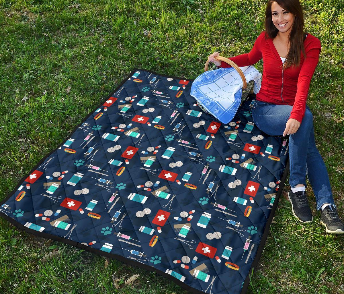 Veterianary Pattern Print Quilt-grizzshop