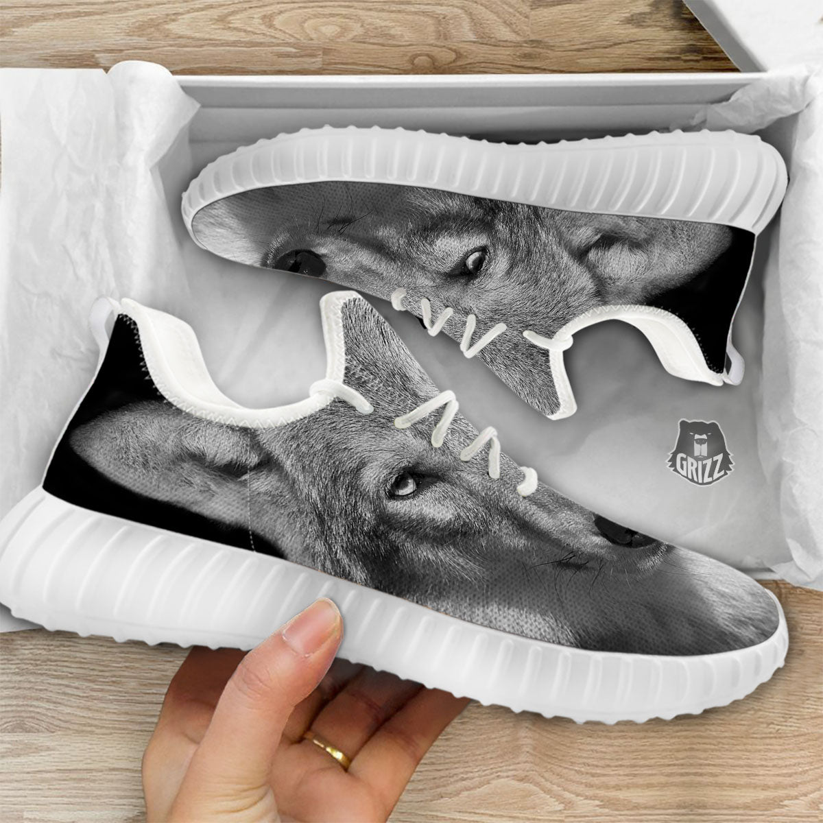 Wolf Monochrome Print White Walking Shoes-grizzshop