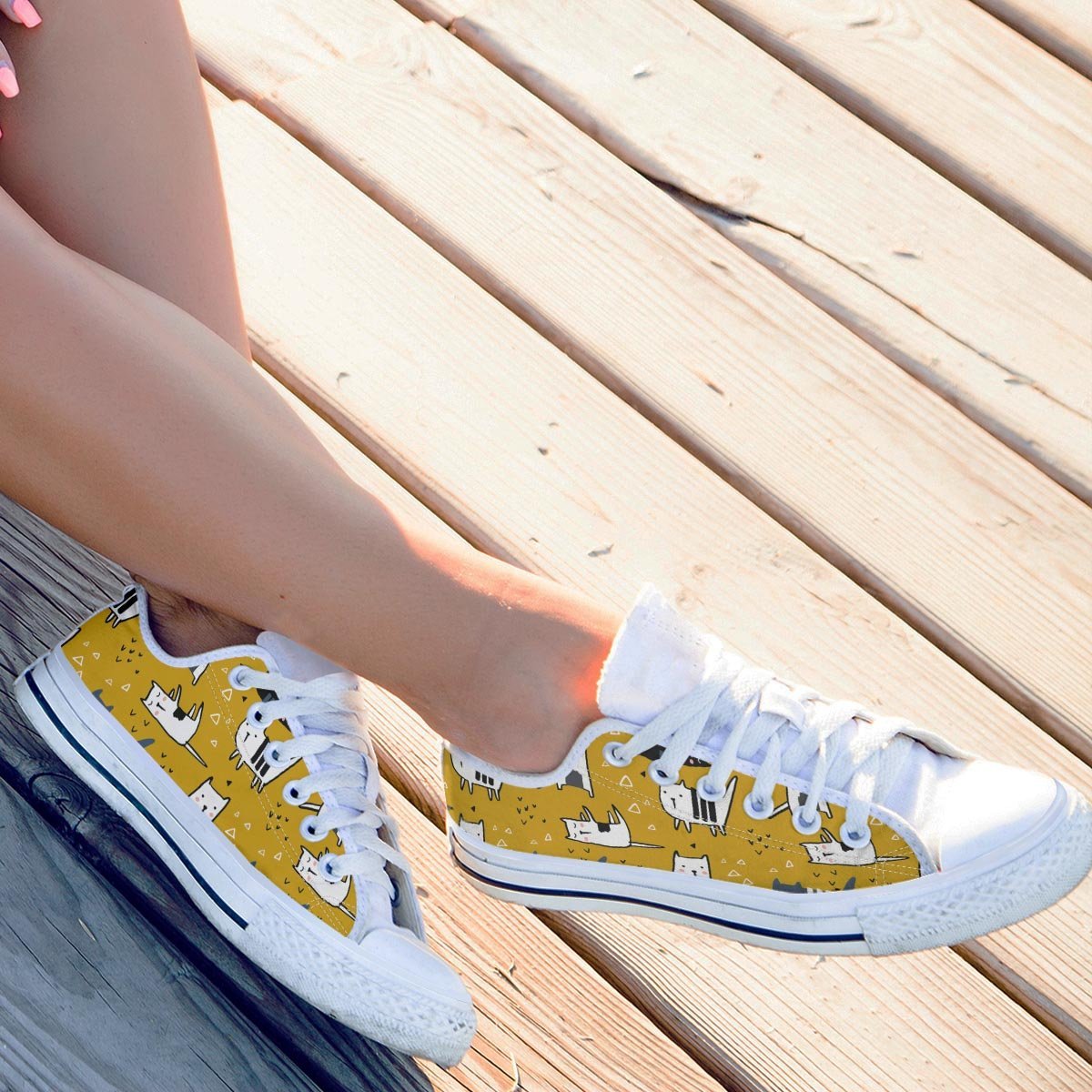 Yellow Doodle Cat Print Men's Low Top Shoes-grizzshop