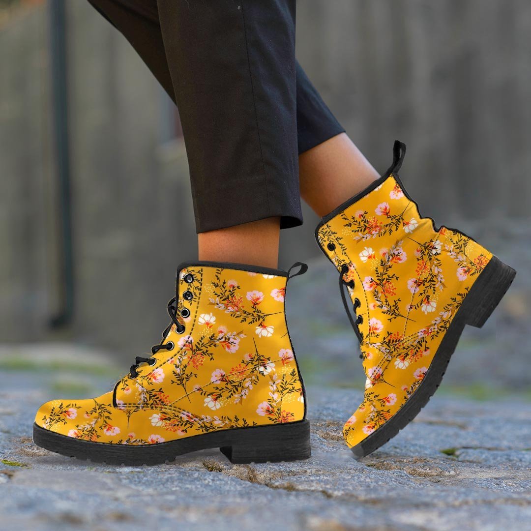 Yellow Floral Retro Print Men's Boots-grizzshop