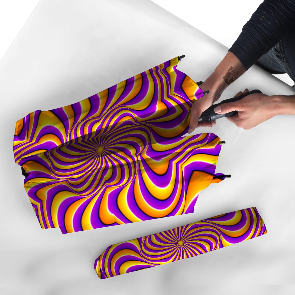 Yellow and purple spin illusion. Umbrella-grizzshop